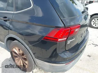 2018 Volkswagen Tiguan SEL с VIN 3VV3B7AX0JM178597, выставлен на аукционе IAAI как лот 42736122 с пробегом 44 879 миль миль и . История ставок и продаж доступна на DreamBid. Изображение 14.