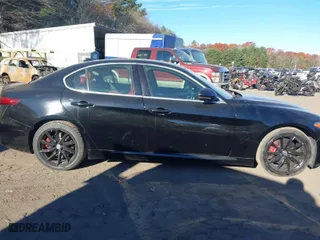 2018 Alfa Romeo Giulia Ti with VIN ZARFAECN5J7568934, listed as a IAAI auction lot 40881530 with 32,534 mi miles. Bid and sale history available at carsss.com. Image 13.