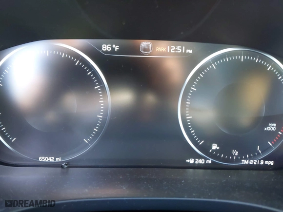 2019 Volvo XC60 Inscription with VIN LYV102RL3KB184885, listed as a IAAI auction lot 41544225 with 65,042 mi miles. Bid and sale history available at carsss.com. Image 7.