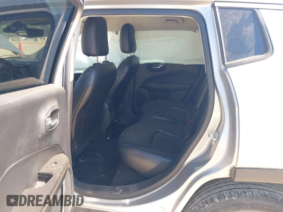 2020 Jeep Compass Limited with VIN 3C4NJCCB2LT179702, listed as a IAAI auction lot 39664511 with 85,090 mi miles and . Bid and sale history available at DreamBid. Image 8.