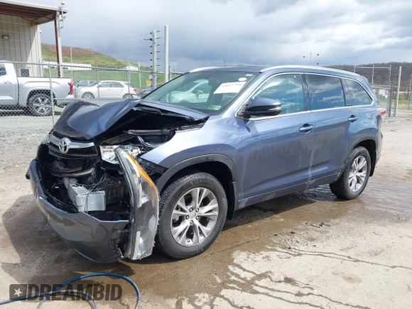 2015 Toyota Highlander XLE z VIN 5TDJKRFH5FS080160, wystawiony jako IAAI lot #42037799 z przebiegiem 135 694 mil mil oraz . Historia ofert i sprzedaży dostępna na DreamBid. Obrazek 17.