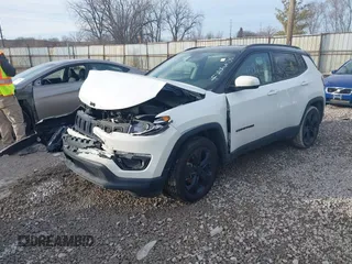2021 Jeep Compass Latitude z VIN 3C4NJCBB4MT603884, wystawiony jako IAAI lot #41486227 z przebiegiem 72 567 mil mil oraz . Historia ofert i sprzedaży dostępna na DreamBid. Obrazek 2.