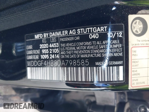 2013 Mercedes-Benz C-Class C 250 Sport with VIN WDDGF4HB8DA798585, listed as a IAAI auction lot 40421628 with 121,343 mi miles. Bid and sale history available at carsss.com. Image 9.