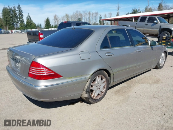 2003 Mercedes-Benz S-Class 4.3L with VIN WDBNG70J23A336796, listed as a IAAI auction lot 41896565 with 259,164 mi miles. Bid and sale history available at carsss.com. Image 4.