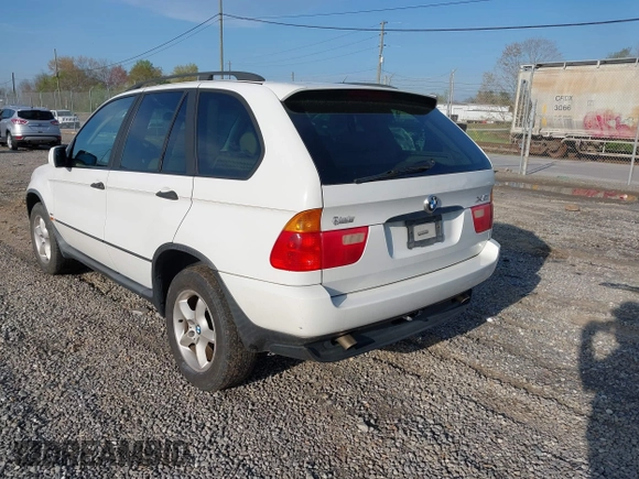 2001 BMW X5 3.0i with VIN WBAFA53511LM90036, listed as a IAAI auction lot 42028287 with 155,625 mi miles. Bid and sale history available at carsss.com. Image 3.