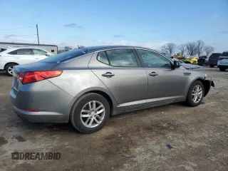 2013 Kia Optima LX z VIN 5XXGM4A70DG221110, wystawiony jako Copart lot #83440674 z przebiegiem Nie podano mil oraz Szkody całkowita. Historia ofert i sprzedaży dostępna na DreamBid. Obrazek 3.