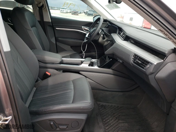2021 Audi e-tron Premium with VIN WA1AAAGE4MB031782, listed as a Copart auction lot 65578012 with 21,981 mi miles. Bid and sale history available at carsss.com. Image 5.