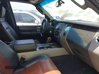 2008 Ford Expedition Limited с VIN 1FMFU19528LA36121, выставлен на аукционе IAAI как лот 42363056 с пробегом 236 081 миль миль и . История ставок и продаж доступна на DreamBid. Изображение 5.