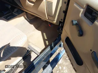 2000 Jeep Wrangler Sport with VIN 1J4FA49S8YP749547, listed as a IAAI auction lot 41861030 with 110,186 mi miles and . Bid and sale history available at DreamBid. Image 5.