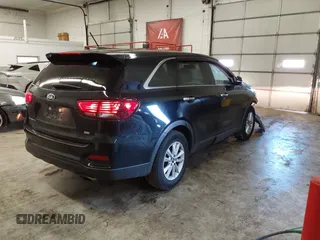 2019 Kia Sorento LX with VIN 5XYPG4A30KG513370, listed as a IAAI auction lot 41548759 with 81,429 mi miles. Bid and sale history available at carsss.com. Image 4.
