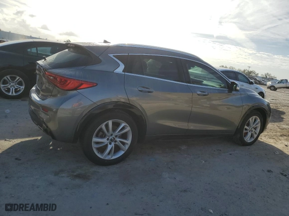2018 Infiniti QX30 ESSENTIAL with VIN SJKCH5CP6JA047165, listed as a Copart auction lot 77212523 with 61,591 mi miles. Bid and sale history available at carsss.com. Image 3.