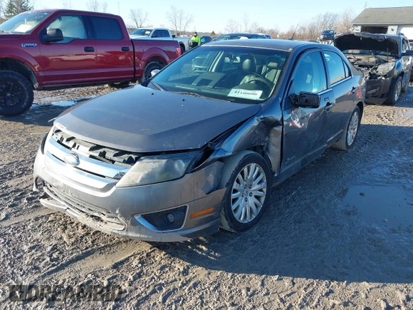 2010 Ford Fusion Hybrid with VIN 3FADP0L39AR125251, listed as a IAAI auction lot 41100606 with 235,612 mi miles. Bid and sale history available at carsss.com. Image 2.