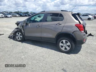 2021 Chevrolet Trax LT z VIN KL7CJPSB3MB331759, wystawiony jako Copart lot #56498305 z przebiegiem 79 340 mil mil oraz Nie do naprawy • Non repairable. Historia ofert i sprzedaży dostępna na DreamBid. Obrazek 2.