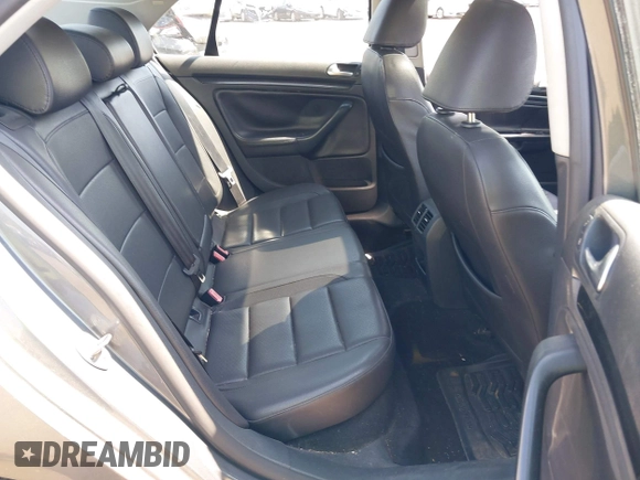 2010 Volkswagen Jetta SE with VIN 3VWRZ7AJXAM007966, listed as a IAAI auction lot 42168604 with 199,632 mi miles and . Bid and sale history available at DreamBid. Image 8.