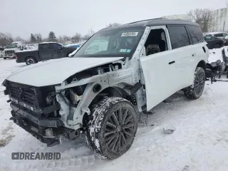 2025 Infiniti QX80 Autograph z VIN JN8AZ3CC4S9601061, wystawiony jako Copart lot #44992285 z przebiegiem 7262 mil mil oraz Szkody całkowita. Historia ofert i sprzedaży dostępna na DreamBid. Obrazek 1.