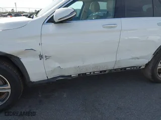 2019 Mercedes-Benz GLC with VIN WDC0G4JB3KV150851, listed as a IAAI auction lot 41835987 with 1 mi miles. Bid and sale history available at carsss.com. Image 19.