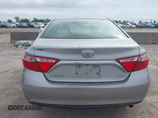 2015 Toyota Camry XLE z VIN 4T4BF1FK3FR481404, wystawiony jako IAAI lot #42131671 z przebiegiem 108 408 mil mil oraz . Historia ofert i sprzedaży dostępna na DreamBid. Obrazek 16.