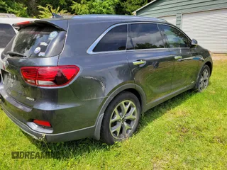 2019 Kia Sorento EX with VIN 5XYPHDA53KG604681, listed as a IAAI auction lot 42208681 with 81,110 mi miles and . Bid and sale history available at carsss.com. Image 4.
