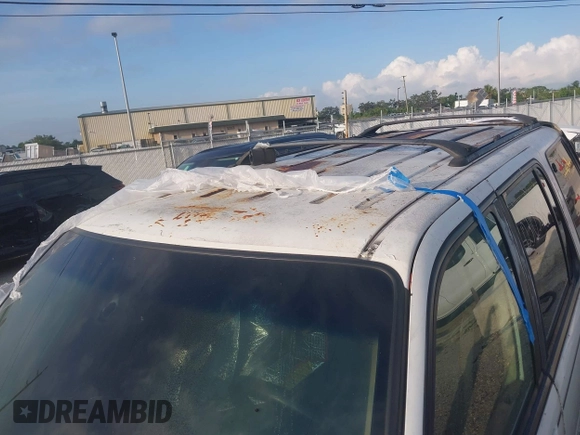 1998 Ford Explorer XLT z VIN 1FMZU32P9WZC01127, wystawiony jako IAAI lot #42310558 z przebiegiem Nie podano mil oraz . Historia ofert i sprzedaży dostępna na DreamBid. Obrazek 15.