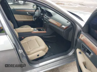 2012 Mercedes-Benz E 350 Luxury z VIN WDDHF8JB5CA601960, wystawiony jako IAAI lot #42274484 z przebiegiem 223 569 mil mil oraz . Historia ofert i sprzedaży dostępna na DreamBid. Obrazek 5.