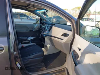 2012 Toyota Sienna SE with VIN 5TDXK3DC9CS189005, listed as a IAAI auction lot 41482337 with 267,618 mi miles. Bid and sale history available at carsss.com. Image 5.