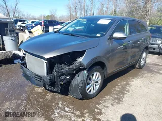 2017 Kia Sorento LX with VIN 5XYPG4A33HG209703, listed as a IAAI auction lot 41542541 with 112,708 mi miles. Bid and sale history available at carsss.com. Image 17.