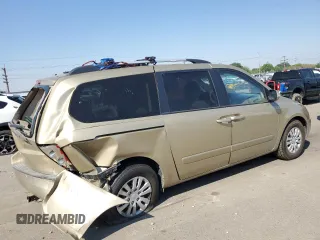 2011 Kia Sedona LX with VIN KNDMG4C71B6393083, listed as a Copart auction lot 63269004 with 136,601 mi miles and Salvage Title. Bid and sale history available at carsss.com. Image 3.