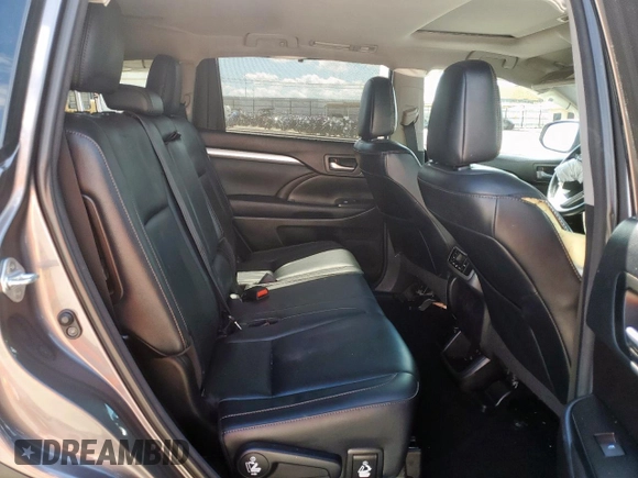 2018 Toyota Highlander Hybrid XLE with VIN 5TDJGRFH1JS045075, listed as a Copart auction lot 62717515 with 81,774 mi miles and Salvage title. Bid and sale history available at DreamBid. Image 11.