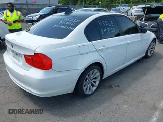 2009 BMW 3 Series 328i xDrive z VIN WBAPK53529A511372, wystawiony jako IAAI lot #42412869 z przebiegiem 213 597 mil mil oraz . Historia ofert i sprzedaży dostępna na DreamBid. Obrazek 4.