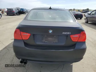2011 BMW 3 Series 328i z VIN WBAPH7C51BA801991, wystawiony jako Copart lot #50096365 z przebiegiem 122 874 mil mil oraz Szkoda całkowita • Salvage title. Historia ofert i sprzedaży dostępna na DreamBid. Obrazek 6.