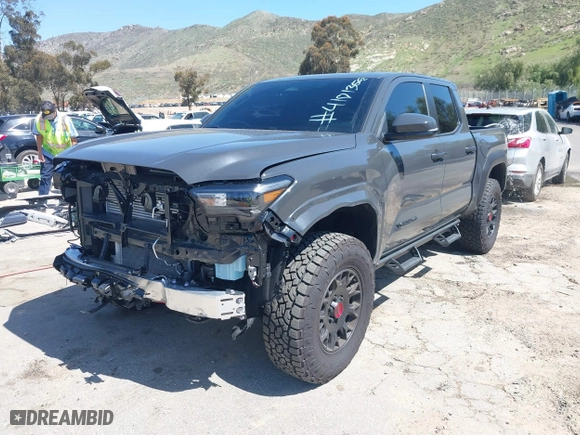 2024 Toyota Tacoma 4WD SR5 with VIN 3TMLB5JN4RM039036, listed as a IAAI auction lot 41813562 with 2,112 mi miles. Bid and sale history available at carsss.com. Image 19.
