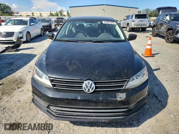 2015 Volkswagen Jetta S z VIN 3VW2K7AJ0FM311806, wystawiony jako Copart lot #64981345 z przebiegiem 137 590 mil mil oraz Czysty tytuł • Clean title. Historia ofert i sprzedaży dostępna na DreamBid. Obrazek 5.