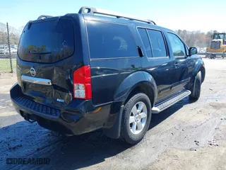 2011 Nissan Pathfinder SV with VIN 5N1AR1NN7BC609216, listed as a IAAI auction lot 41888357 with 226,214 mi miles. Bid and sale history available at carsss.com. Image 4.