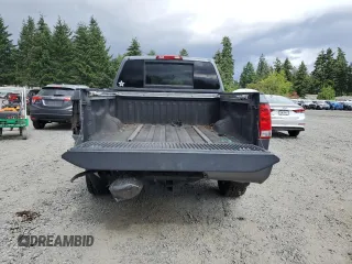 2015 Nissan Titan SV z VIN 1N6AA0EC5FN513631, wystawiony jako Copart lot #61260425 z przebiegiem 160 408 mil mil oraz Szkoda całkowita • Salvage title. Historia ofert i sprzedaży dostępna na DreamBid. Obrazek 6.
