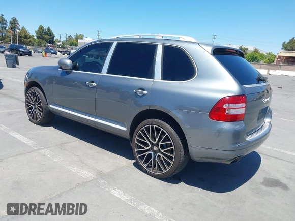 2005 Porsche Cayenne S с VIN WP1AB29PX5LA62410, выставлен на аукционе IAAI как лот 42692213 с пробегом 145 134 миль миль и . История ставок и продаж доступна на DreamBid. Изображение 3.