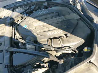 2015 BMW 5 Series 550i с VIN WBAKN9C56FD961027, выставлен на аукционе IAAI как лот 42653452 с пробегом 167 493 миль миль и . История ставок и продаж доступна на DreamBid. Изображение 19.