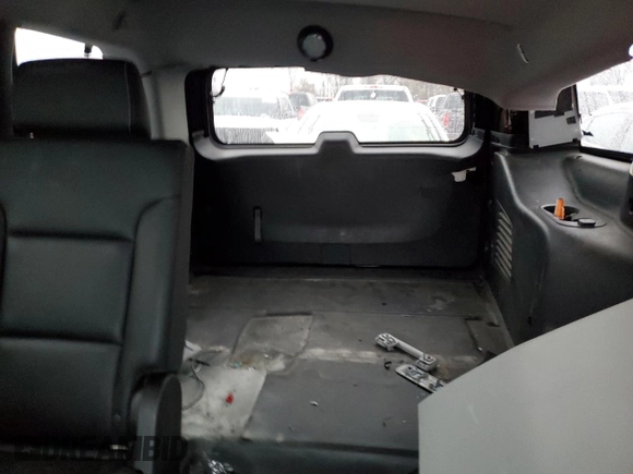 2020 Chevrolet Tahoe Commercial with VIN 1GNSKDEC4LR265881, listed as a Copart auction lot 44159245 with 73,568 mi miles and Clean title. Bid and sale history available at DreamBid. Image 10.