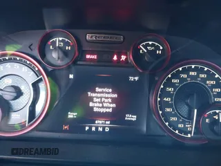 2016 Ram 1500 Rebel z VIN 1C6RR7YT3GS175255, wystawiony jako IAAI lot #42085582 z przebiegiem 67 971 mil mil oraz . Historia ofert i sprzedaży dostępna na DreamBid. Obrazek 7.
