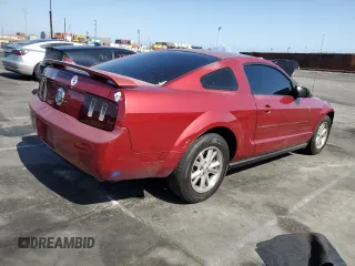 2007 Ford Mustang Deluxe z VIN 1ZVFT80N275333743, wystawiony jako Copart lot #59817145 z przebiegiem 207 762 mil mil oraz Szkoda całkowita • Salvage title. Historia ofert i sprzedaży dostępna na DreamBid. Obrazek 3.