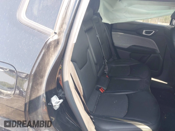 2022 Jeep Compass Latitude z VIN 3C4NJDBB0NT216921, wystawiony jako IAAI lot #42473934 z przebiegiem 41 169 mil mil oraz . Historia ofert i sprzedaży dostępna na DreamBid. Obrazek 8.