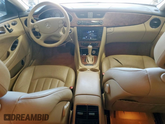 2007 Mercedes-Benz CLS 550 with VIN WDDDJ72X67A083896, listed as a Copart auction lot 58011355 with 126,102 mi miles and Salvage title. Bid and sale history available at DreamBid. Image 8.