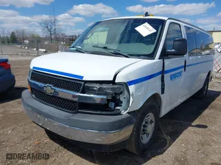 2017 Chevrolet Express Passenger LT with VIN 1GAZGPFF4H1242182, listed as a IAAI auction lot 42020122 with 51,100 mi miles. Bid and sale history available at carsss.com. Image 17.