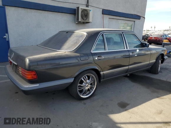 1989 Mercedes-Benz 560 with VIN WDBCA39D7KA428225, listed as a Copart auction lot 85363764 with 263,874 mi miles and Clean Title. Bid and sale history available at DreamBid. Image 3.