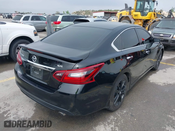 2017 Nissan Altima SV z VIN 1N4AL3AP4HC215163, wystawiony jako IAAI lot #41972238 z przebiegiem 147 627 mil mil oraz . Historia ofert i sprzedaży dostępna na DreamBid. Obrazek 4.