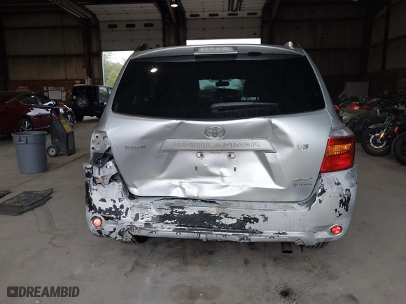 2009 Toyota Highlander with VIN JTEES41A492137521, listed as a IAAI auction lot 40456636 with 110,034 mi miles. Bid and sale history available at carsss.com. Image 17.