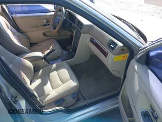 2000 Volvo V70 with VIN YV1LW61J1Y2706507, listed as a IAAI auction lot 41687213 with 241,470 mi miles. Bid and sale history available at carsss.com. Image 5.