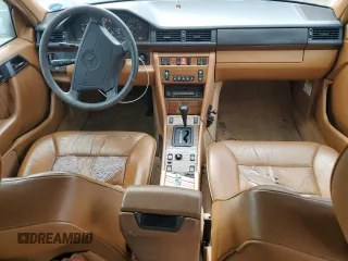 1995 Mercedes-Benz E Class with VIN WDBEA32E3SC185240, listed as a Copart auction lot 78418564 with 167,782 mi miles and Clean Title. Bid and sale history available at carsss.com. Image 8.