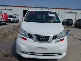 2017 Nissan NV200 SV z VIN 3N6CM0KN9HK701941, wystawiony jako IAAI lot #41862330 z przebiegiem 190 152 mil mil oraz . Historia ofert i sprzedaży dostępna na DreamBid. Obrazek 12.