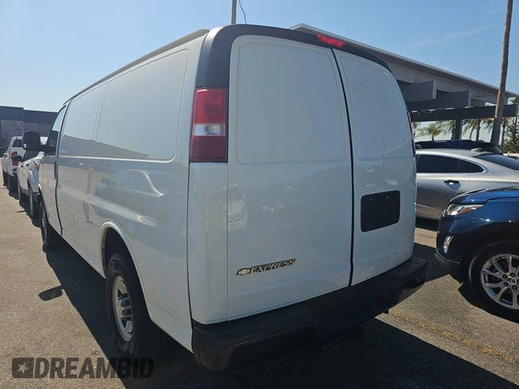2021 Chevrolet Express Cargo с VIN 1GCWGAFP1M1309427, выставлен на аукционе IAAI как лот 42354467 с пробегом 97 907 миль миль и . История ставок и продаж доступна на DreamBid. Изображение 1.