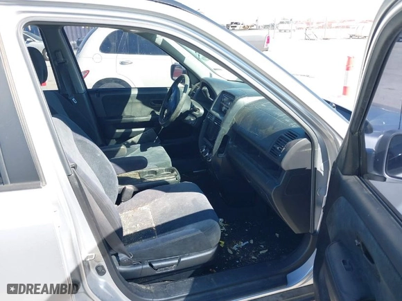 2005 Honda CR-V EX with VIN JHLRD78885C035912, listed as a IAAI auction lot 41793257 with 211,694 mi miles. Bid and sale history available at carsss.com. Image 5.